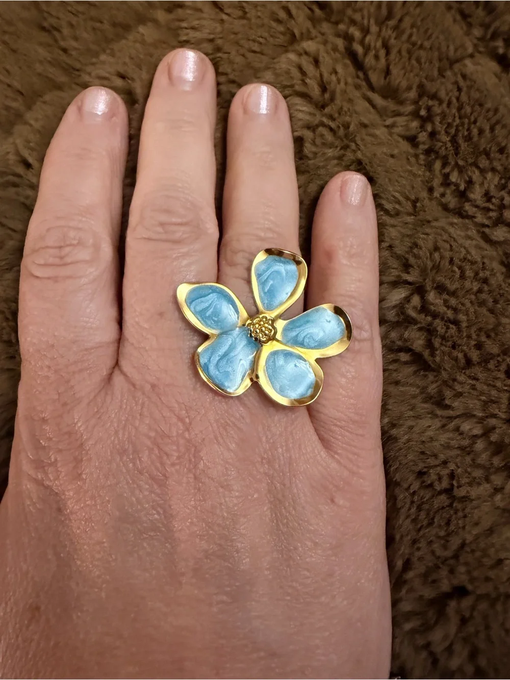 N/A stylish gold